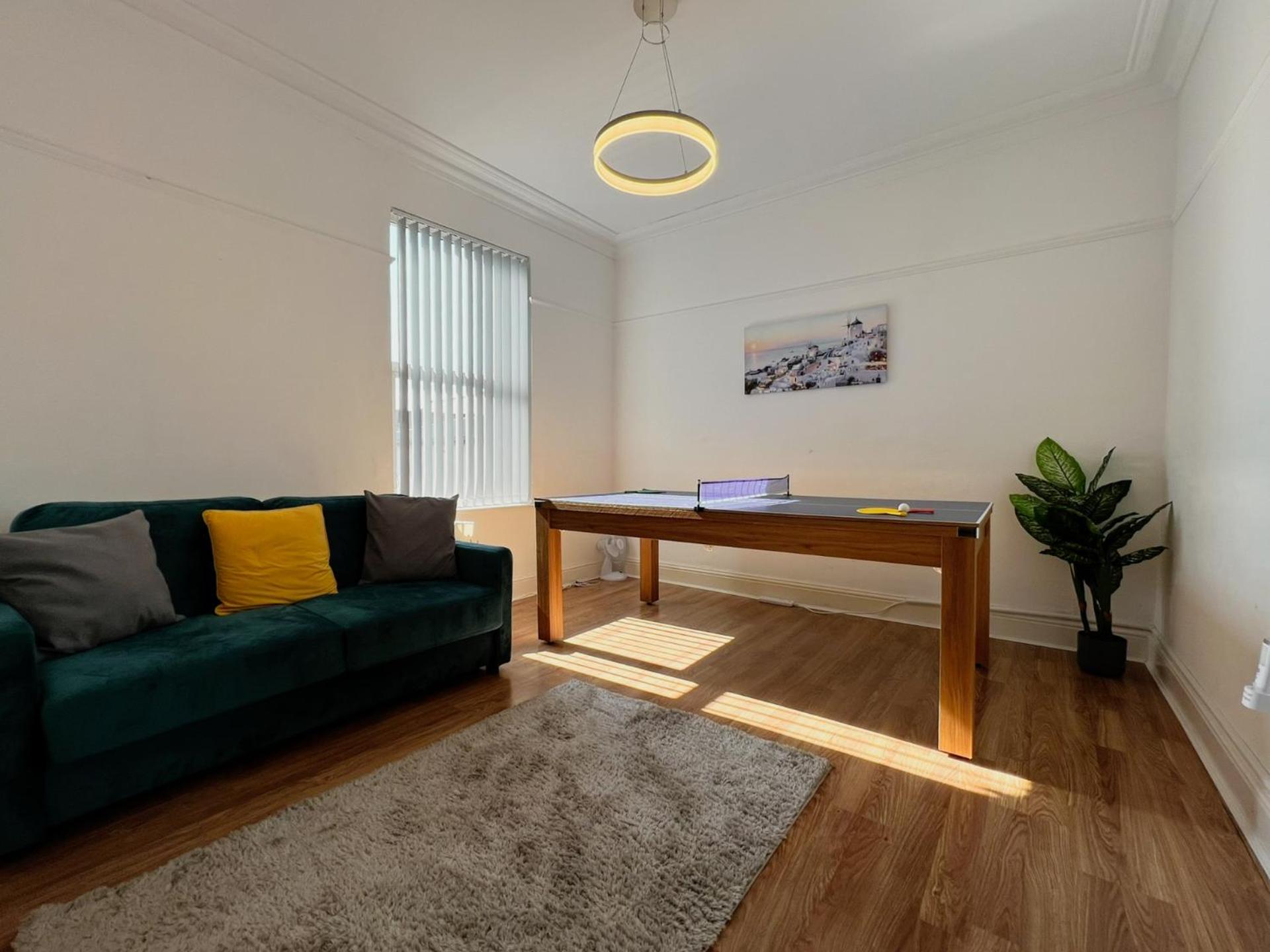 Holiday home Flatzy - Huge 7 Bed House Close To Football Stadiums Liverpool